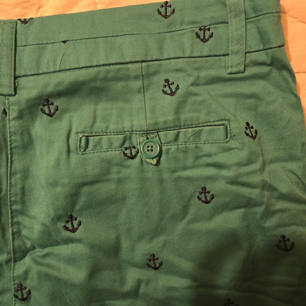 Embroidered Anchor Shorts size 10 green 💚 - Picture 3 of 5
